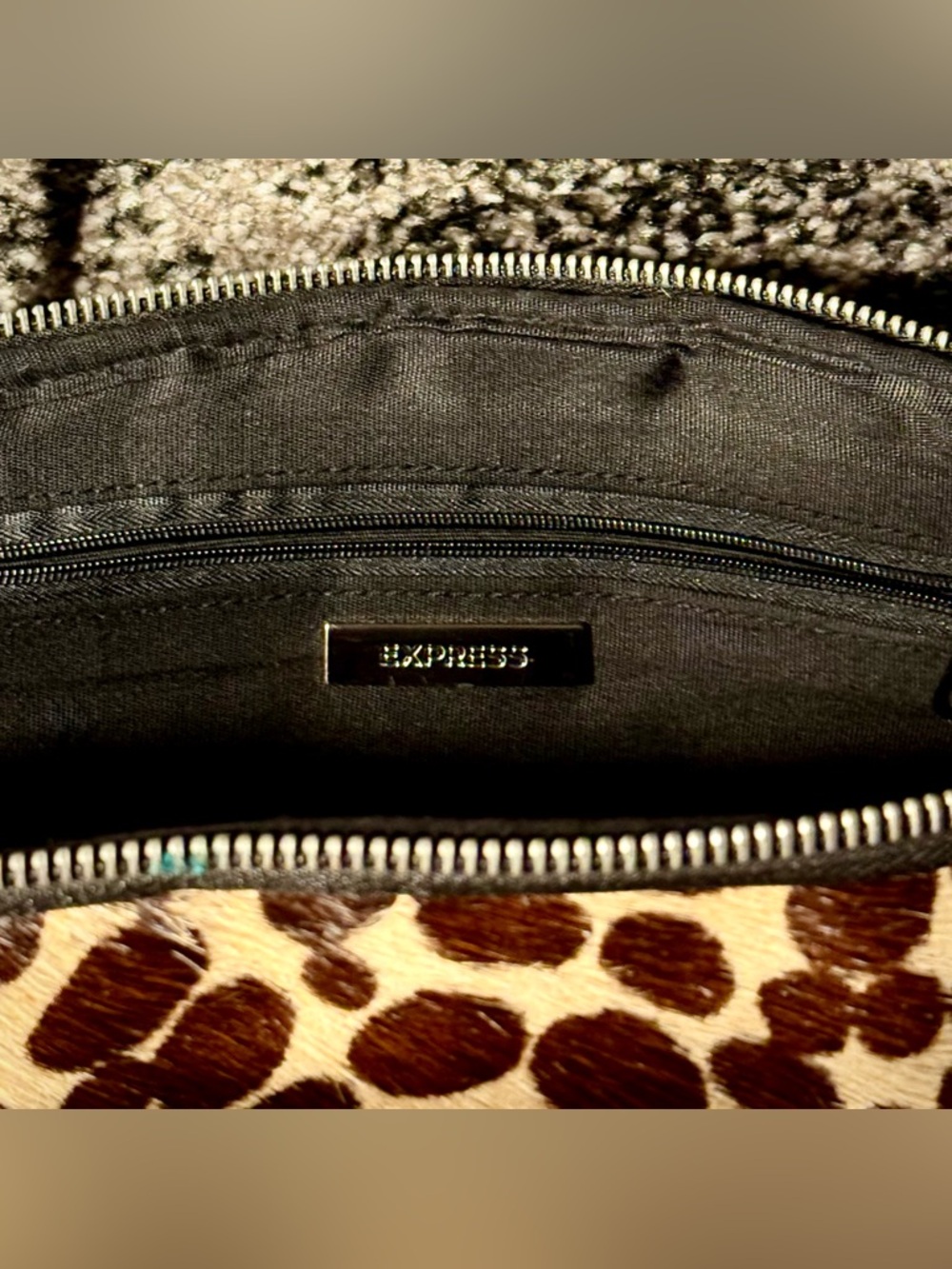 EXPRESS || Vintage Leopard Print Zip Handbag – Faux Fur Calf Hair Satchel - Picture 3 of 5